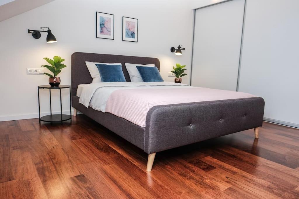 #Stayhere - Spacious Luxury Town Hall 3Bdr Apartment VNO Exterior photo