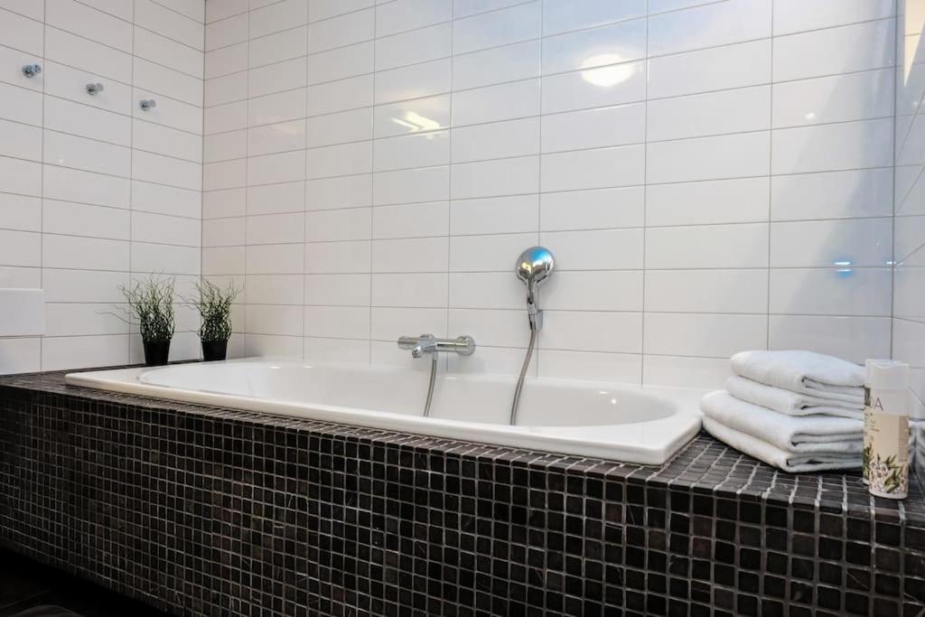 #Stayhere - Spacious Luxury Town Hall 3Bdr Apartment VNO Exterior photo